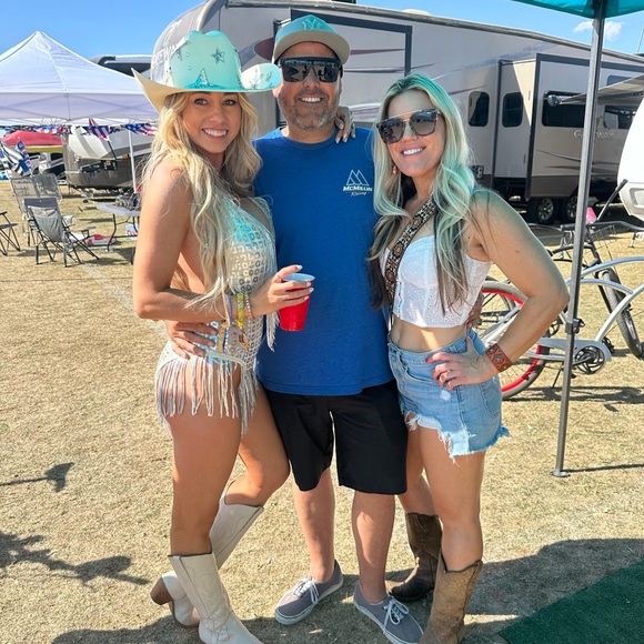 Eastnwest label one piece - Picture 5 of 7